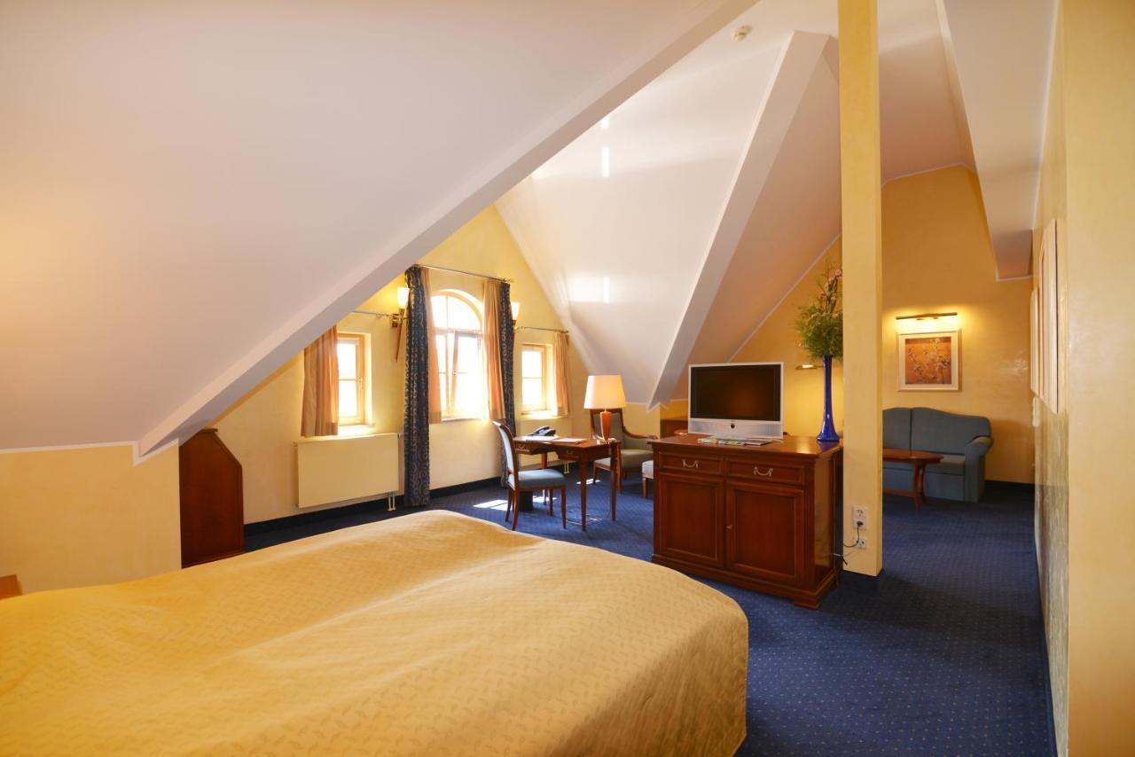Altstadthotel Braeuwirt Weiden in der Oberpfalz Exterior foto